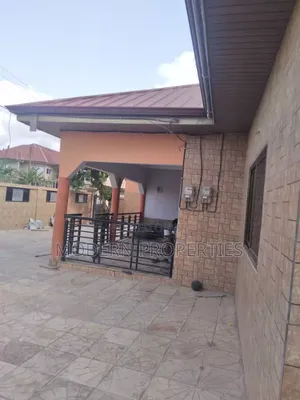 2bdrm Apartment in Modern Properties, Nsawam Adoagyiri Municipal