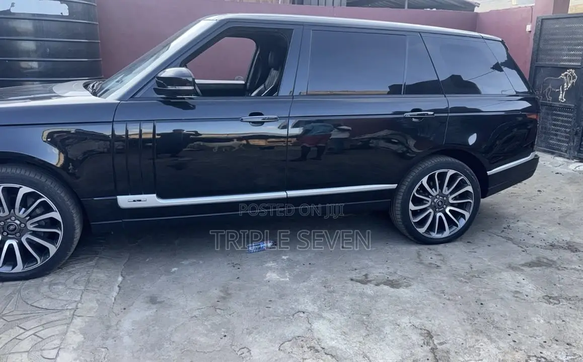 Land Rover Range Rover Vogue 2016 Black