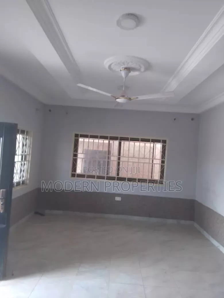 2bdrm Apartment in Modern Properties, Nsawam Adoagyiri Municipal