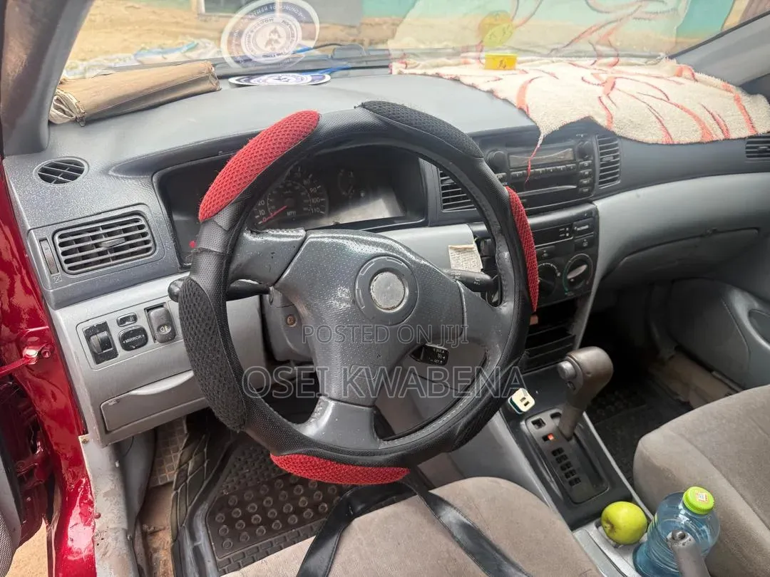 Toyota Corolla 2000 Red