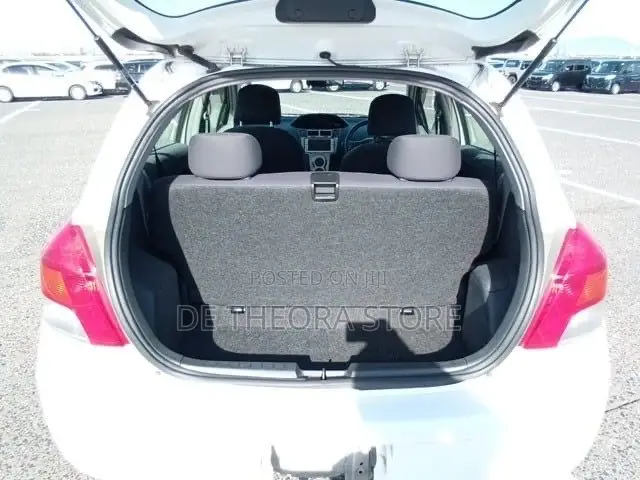 Toyota Vitz 2010 White
