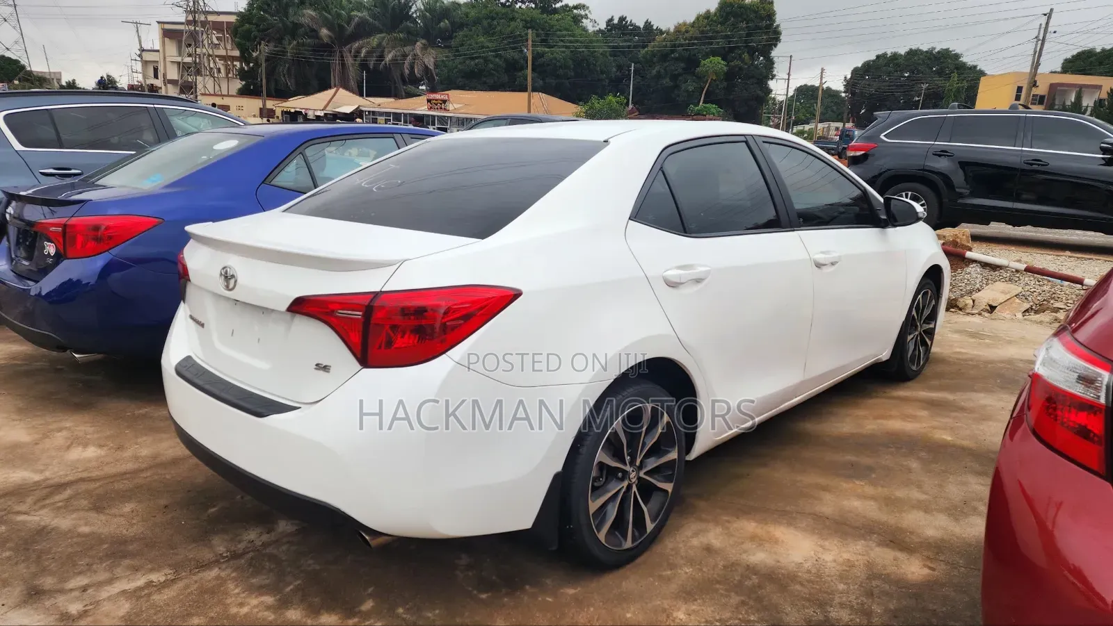 Toyota Corolla SE (1.8L 4cyl 2A) 2018 White