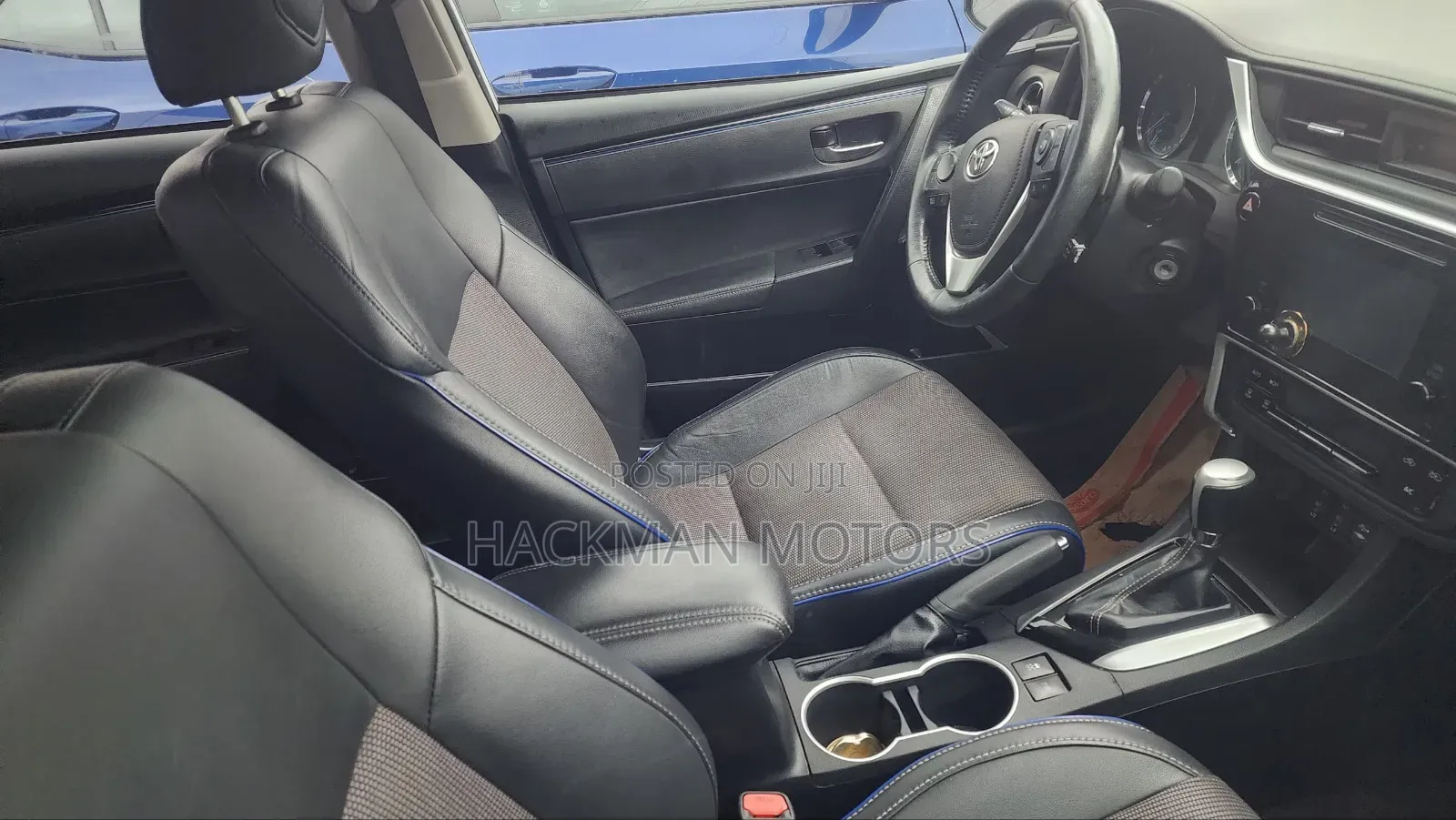 Toyota Corolla SE (1.8L 4cyl 2A) 2018 White