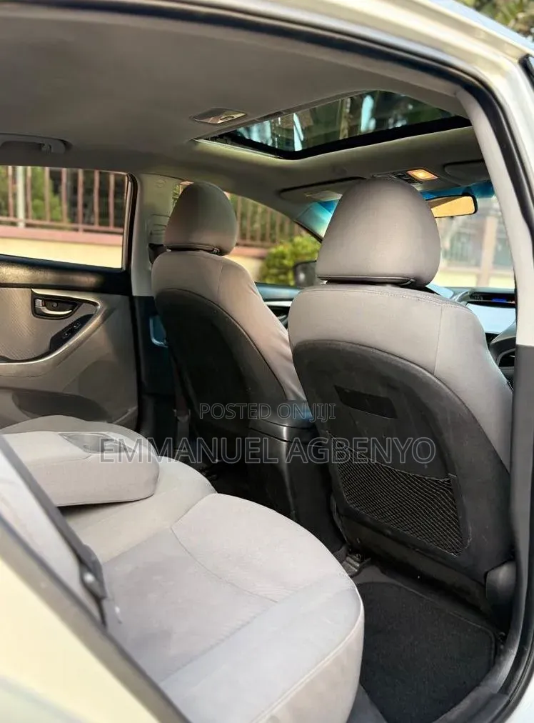 Hyundai Elantra Limited Sedan FWD (1.8L 4cyl 6A) 2013 Silver