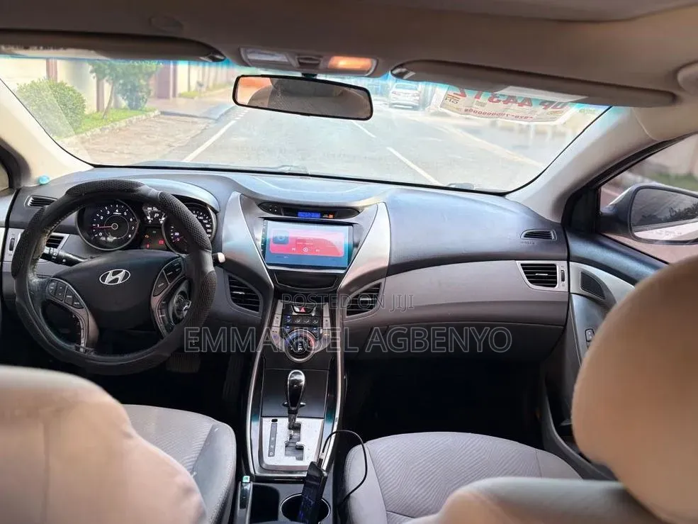 Hyundai Elantra Limited Sedan FWD (1.8L 4cyl 6A) 2013 Silver
