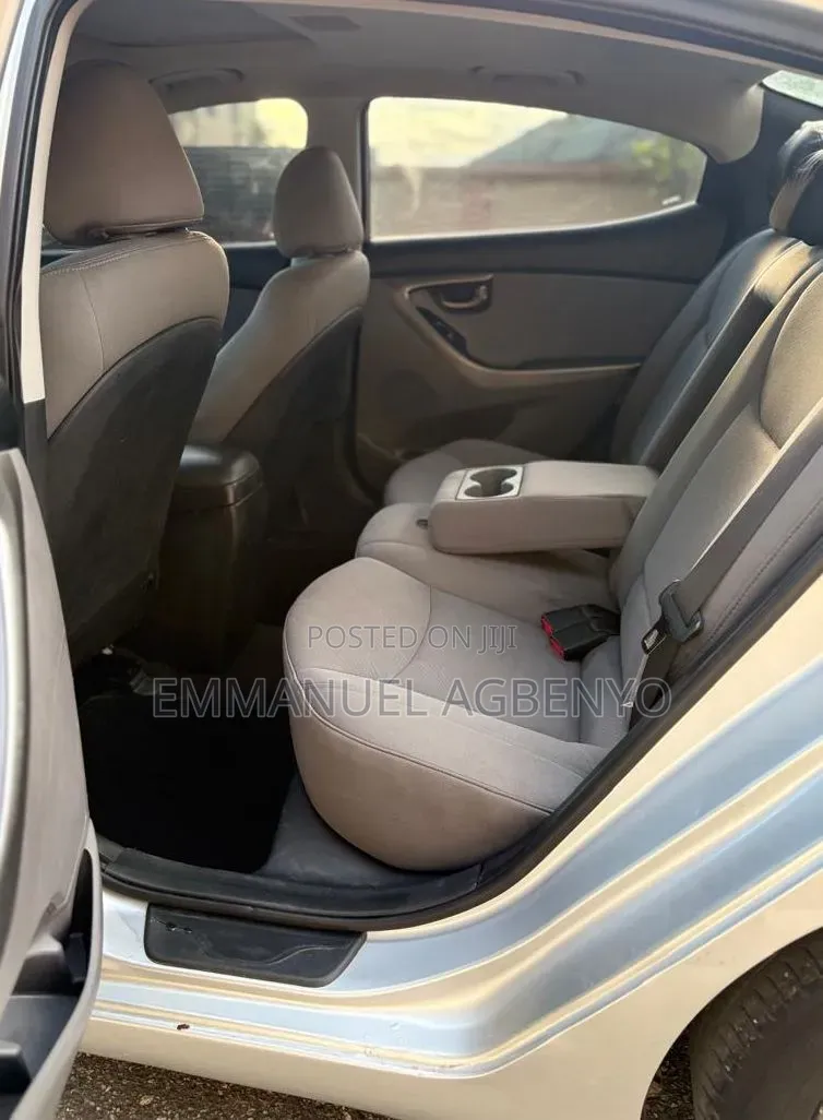 Hyundai Elantra Limited Sedan FWD (1.8L 4cyl 6A) 2013 Silver