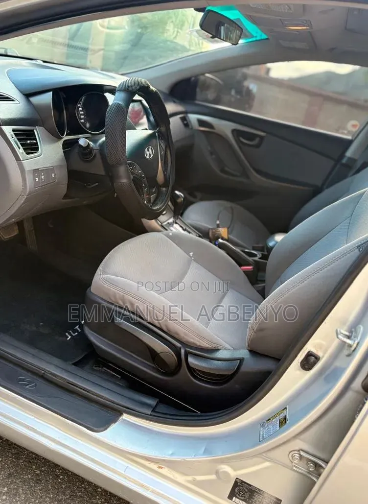 Hyundai Elantra Limited Sedan FWD (1.8L 4cyl 6A) 2013 Silver