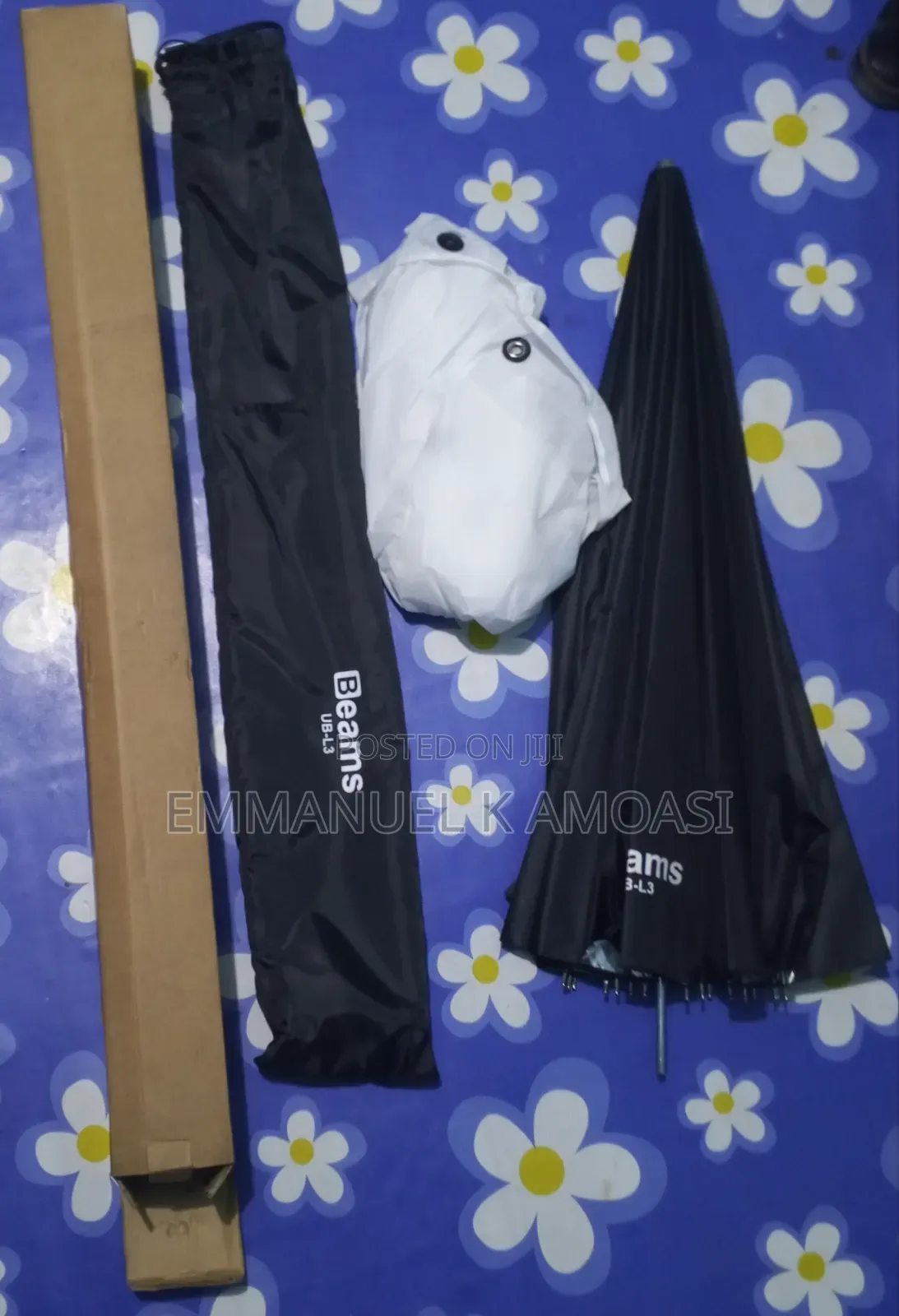 Sofbox Umbrella With Stand and Bracket