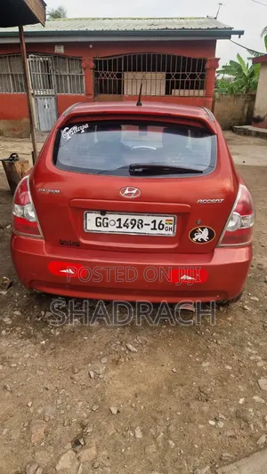 Hyundai Elantra Limited Sedan FWD (1.8L 4cyl 6A) 2016 Red