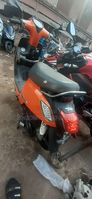 SYM Fnx 125 2023 Black