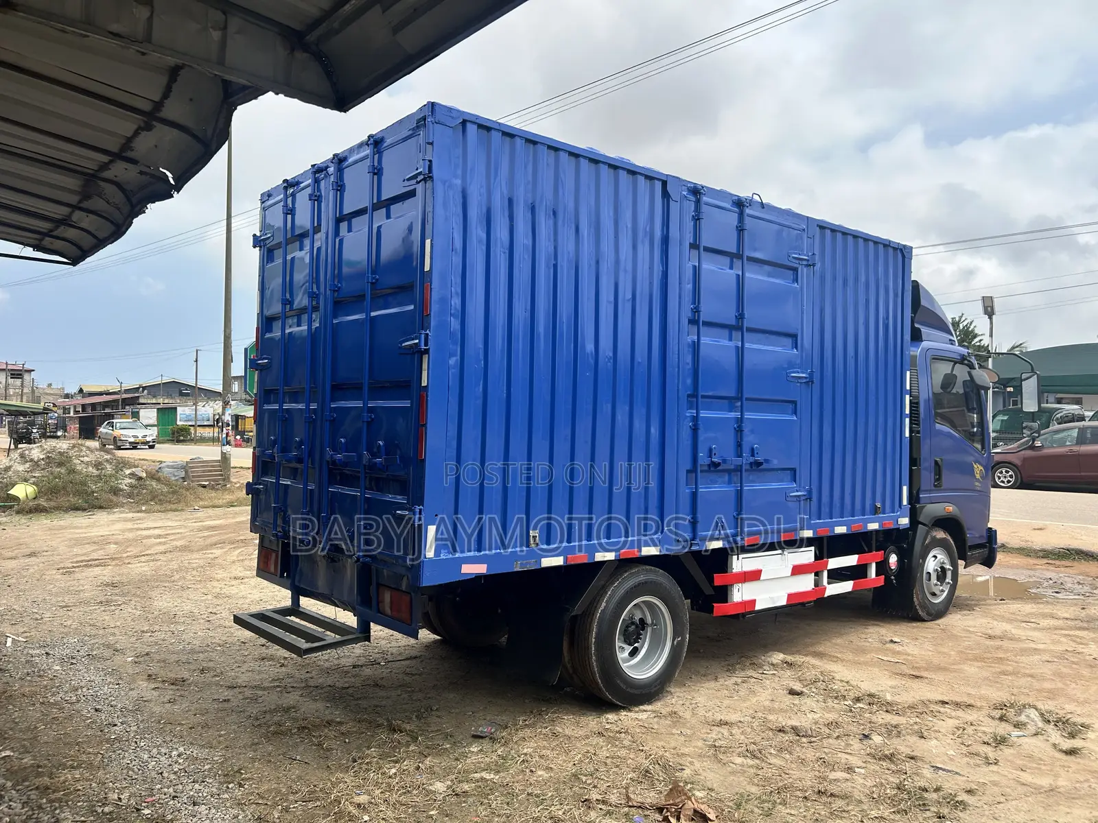 Light-Duty Box Truck