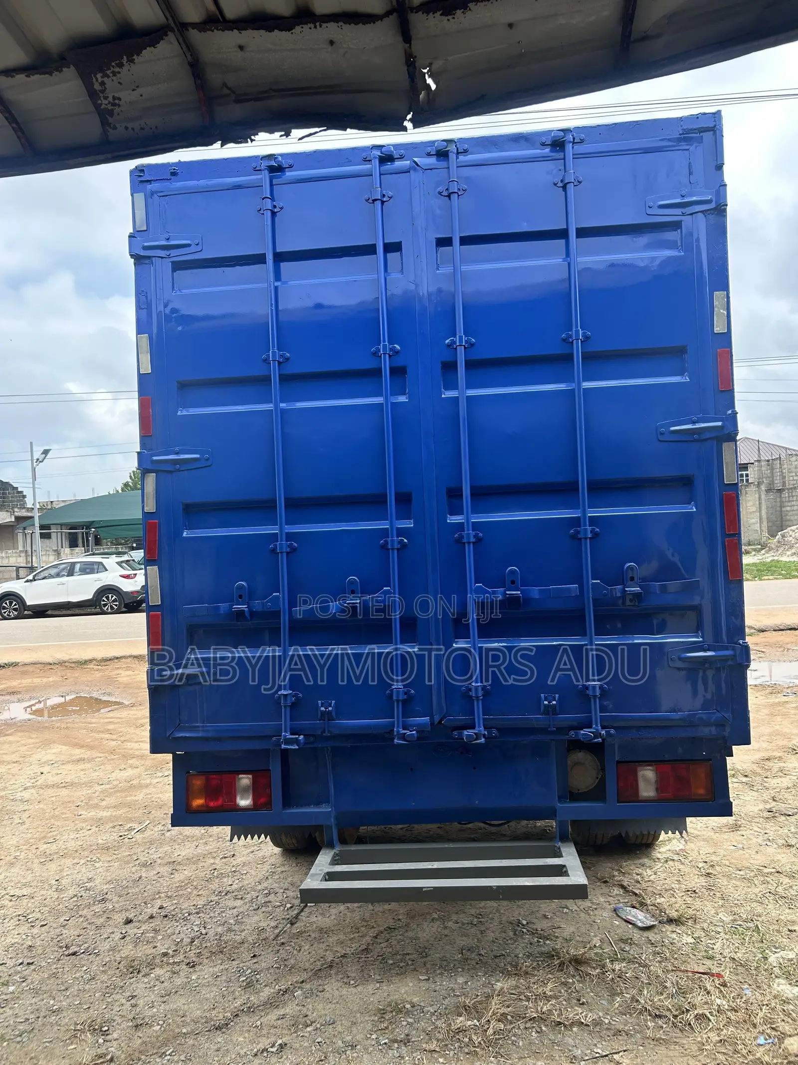 Light-Duty Box Truck
