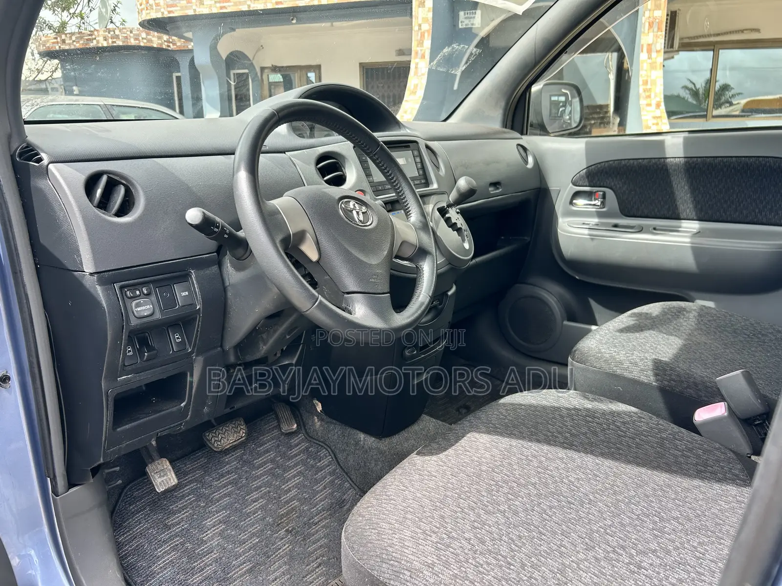 Toyota Sienta 1.5 FWD 2014 Blue