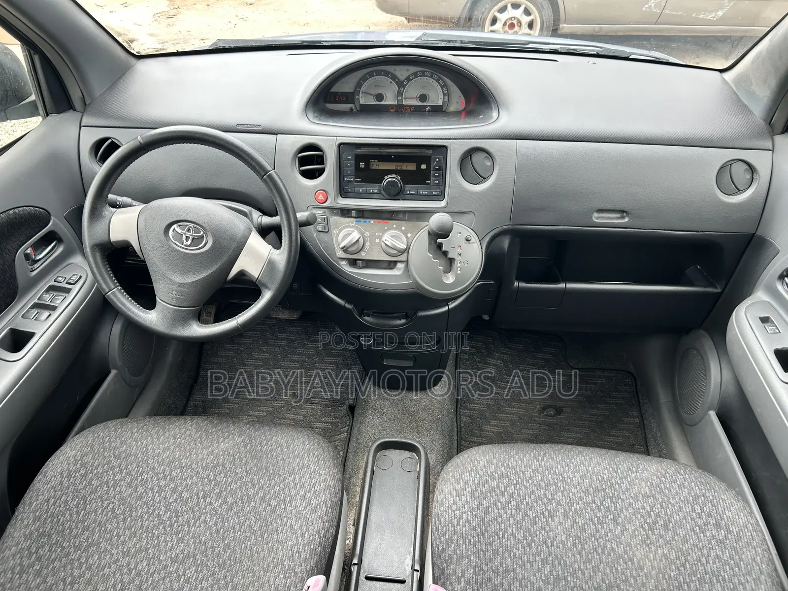 Toyota Sienta 1.5 FWD 2014 Blue
