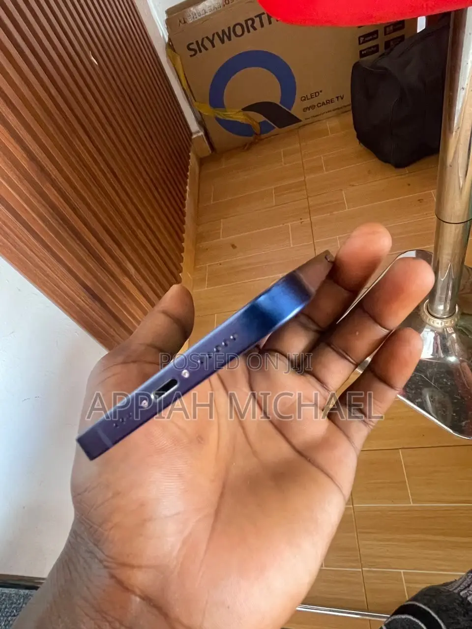 New Apple iPhone 12 64 GB Blue