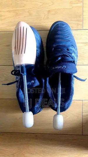 A Pair of Shoe Stretcher Wooden Type Size 42-46