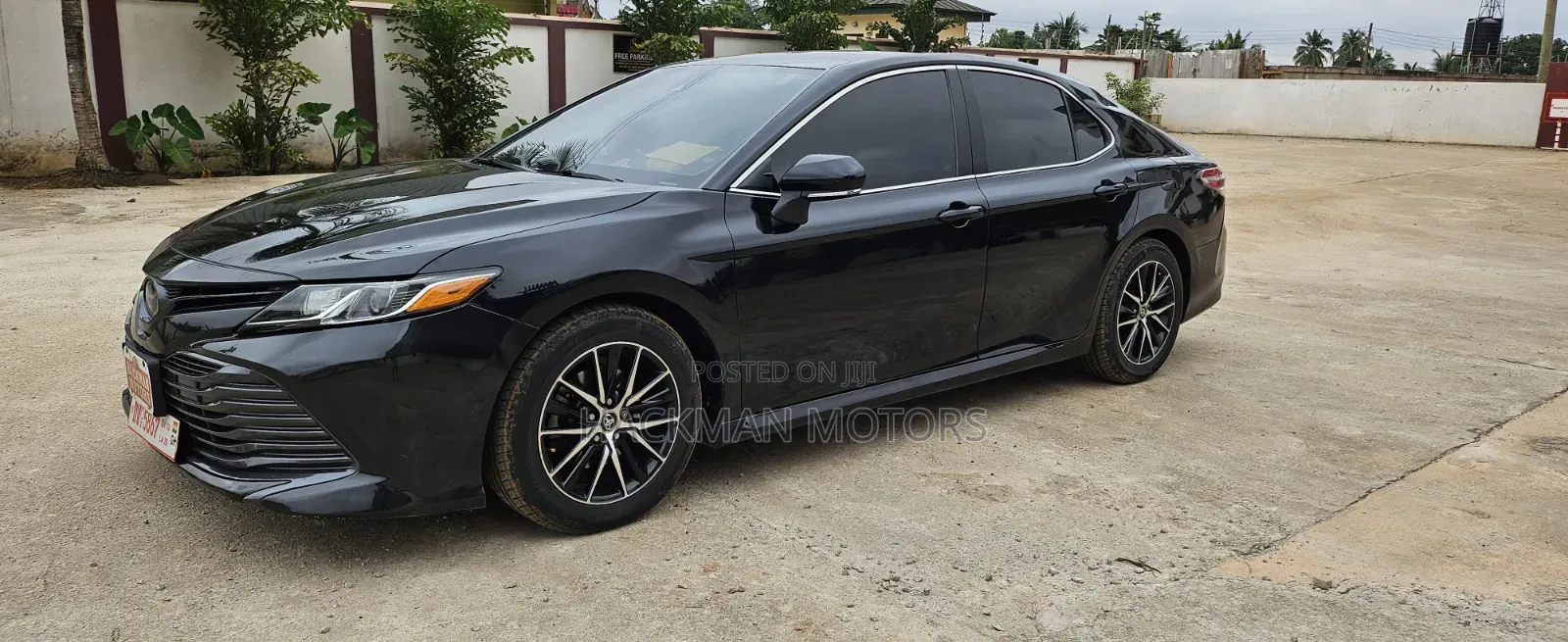 Toyota Camry LE FWD 2020 Black