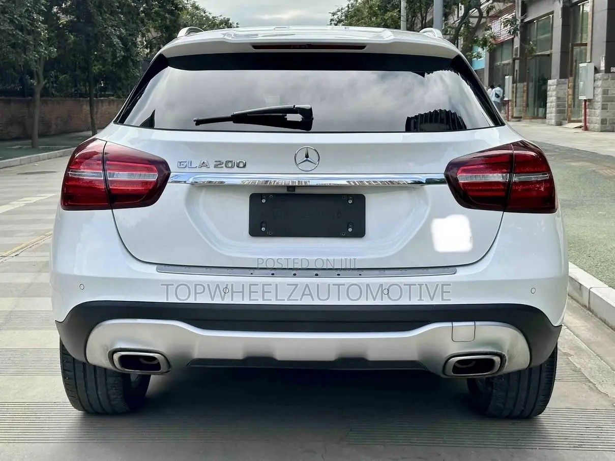 Mercedes-Benz GLA-Class 2017 White