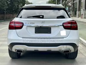 Mercedes-Benz GLA-Class 2017 White