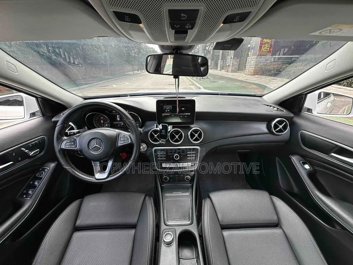 Mercedes-Benz GLA-Class 2017 White