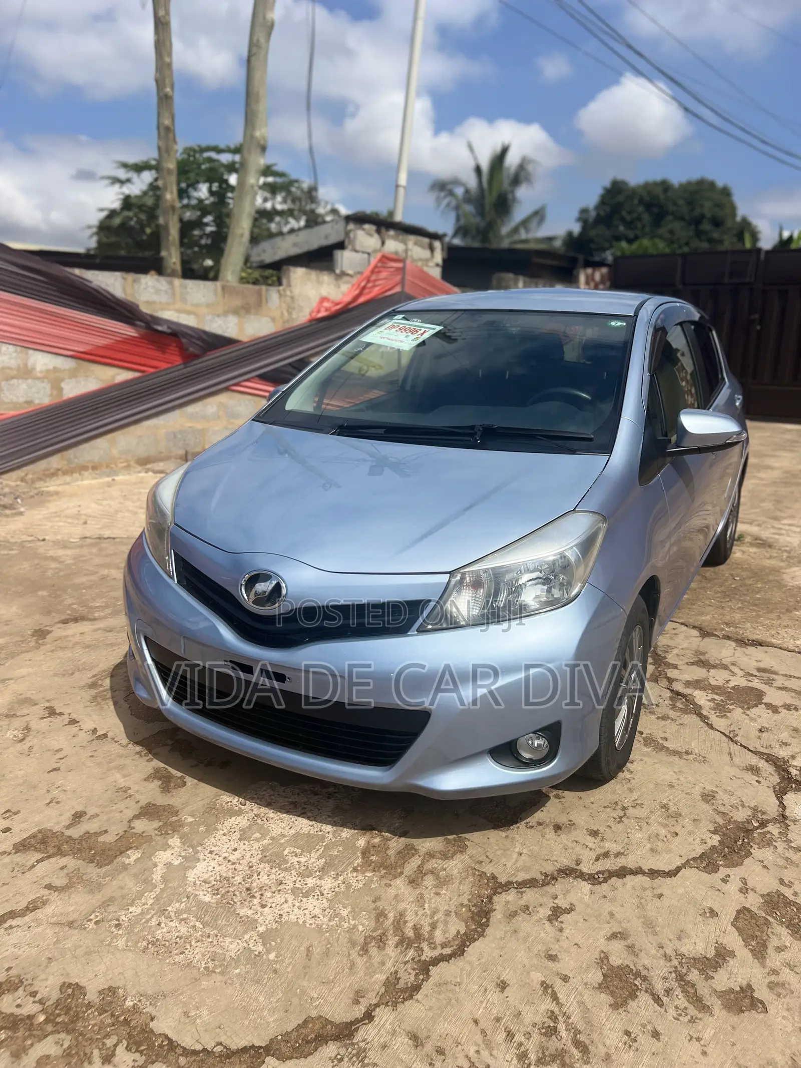 Toyota Vitz 1.3 FWD 5dr 2013 Blue