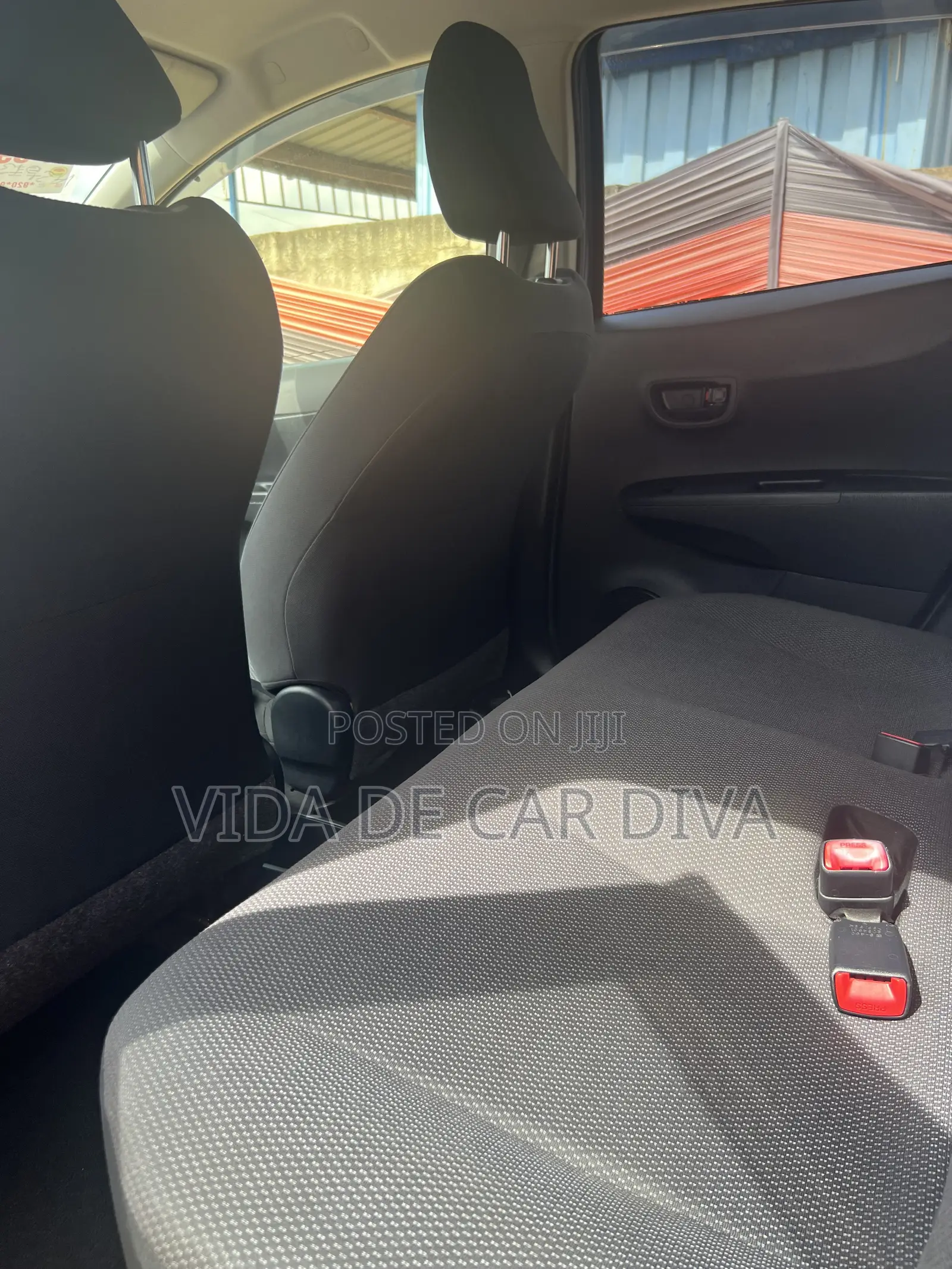 Toyota Vitz 1.3 FWD 5dr 2013 Blue
