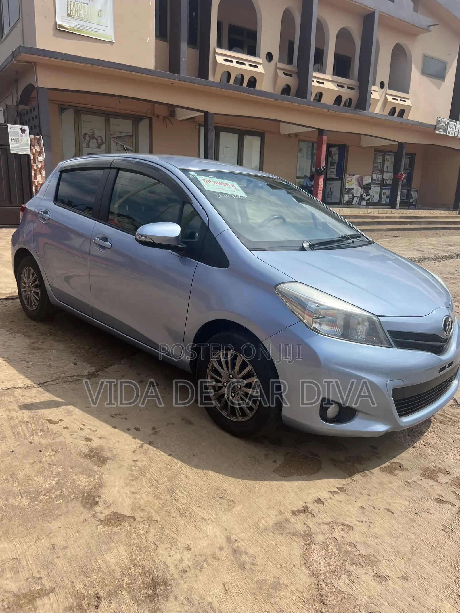 Toyota Vitz 1.3 FWD 5dr 2013 Blue