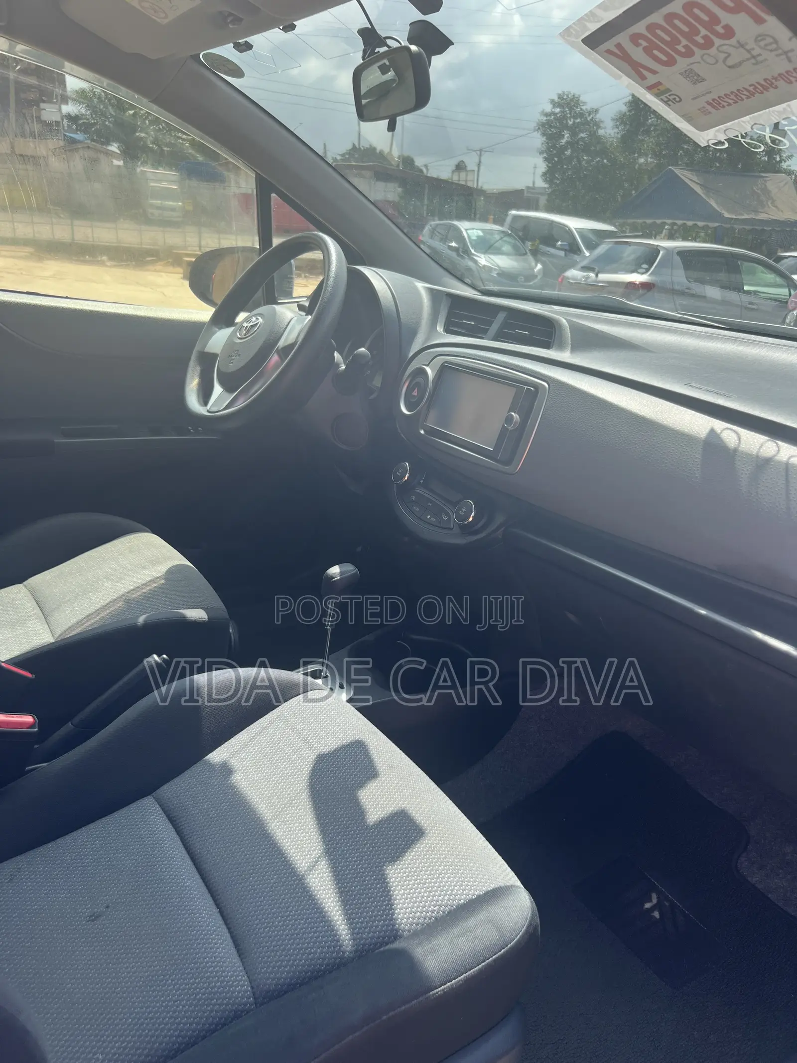Toyota Vitz 1.3 FWD 5dr 2013 Blue
