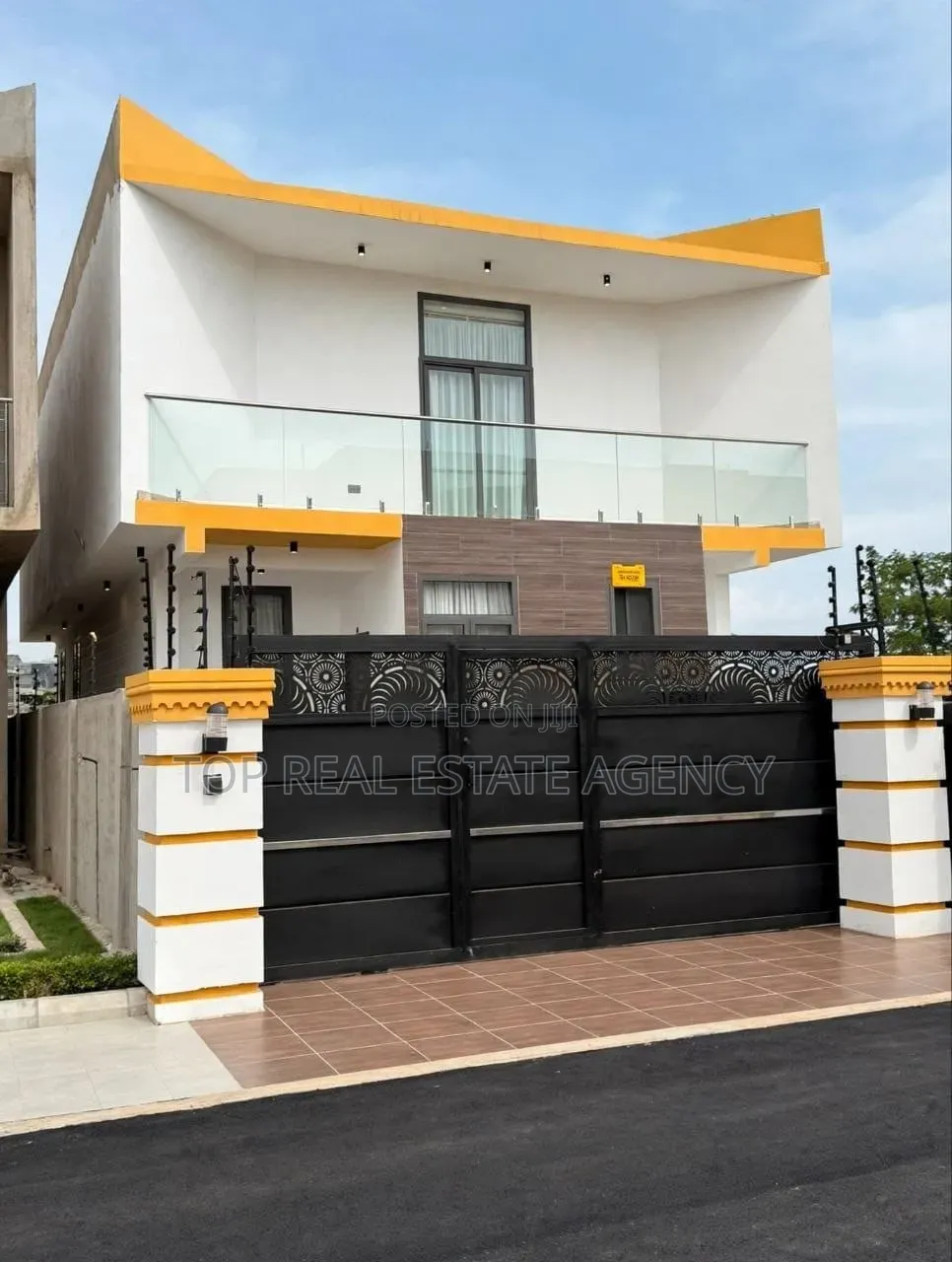 3bdrm Duplex in Community 18, Melcom for sale