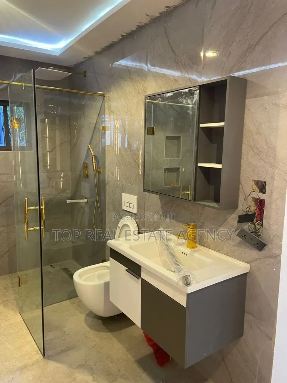 3bdrm Duplex in Community 18, Melcom for sale