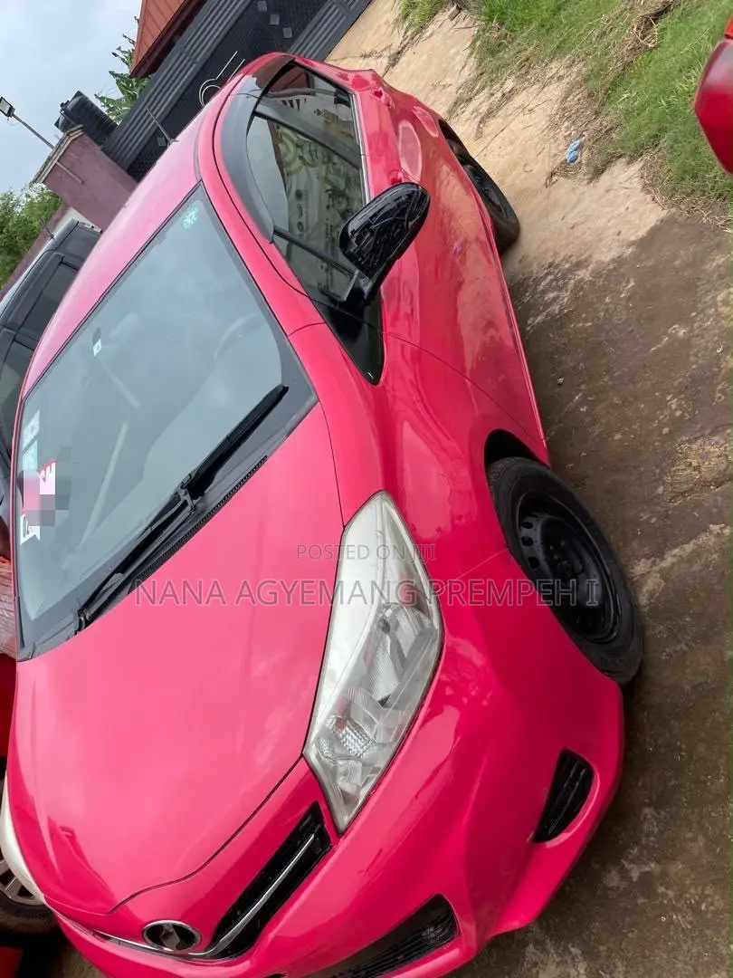 Toyota Vitz 1.5 FWD 5dr 2012 Red