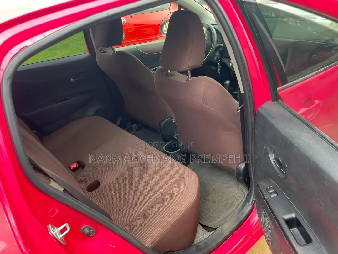 Toyota Vitz 1.5 FWD 5dr 2012 Red