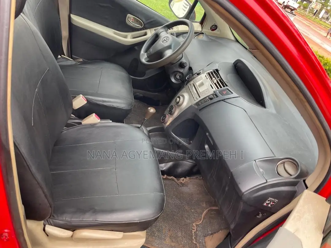 Toyota Vitz 1.5 FWD 3dr 2010 Red