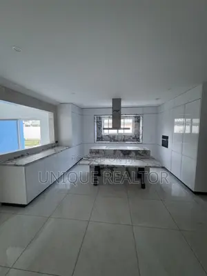 5bdrm House in Trassaco Phase 1, Ashaley Botwe for rent