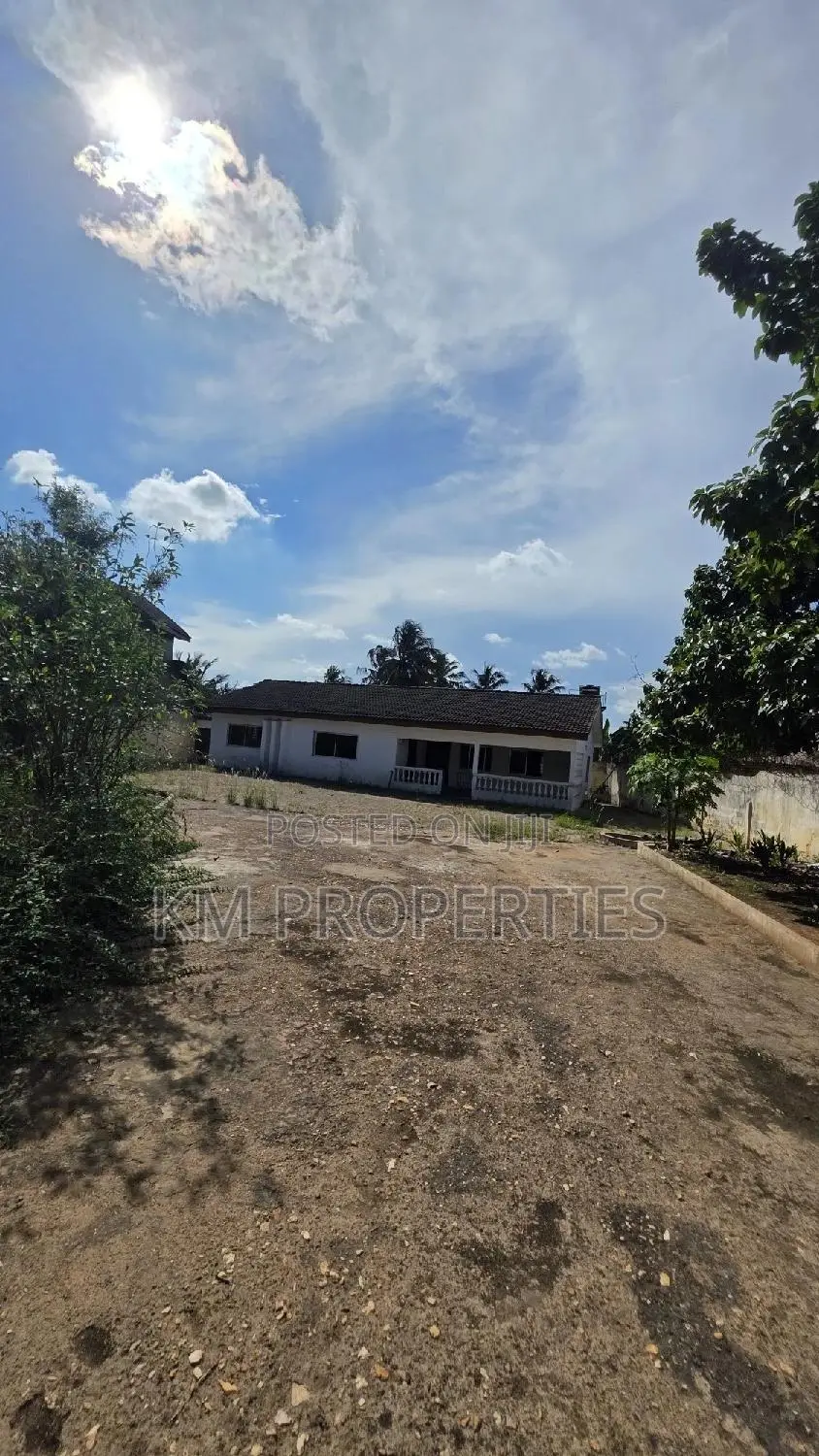 3bdrm Bungalow in Haatso for sale