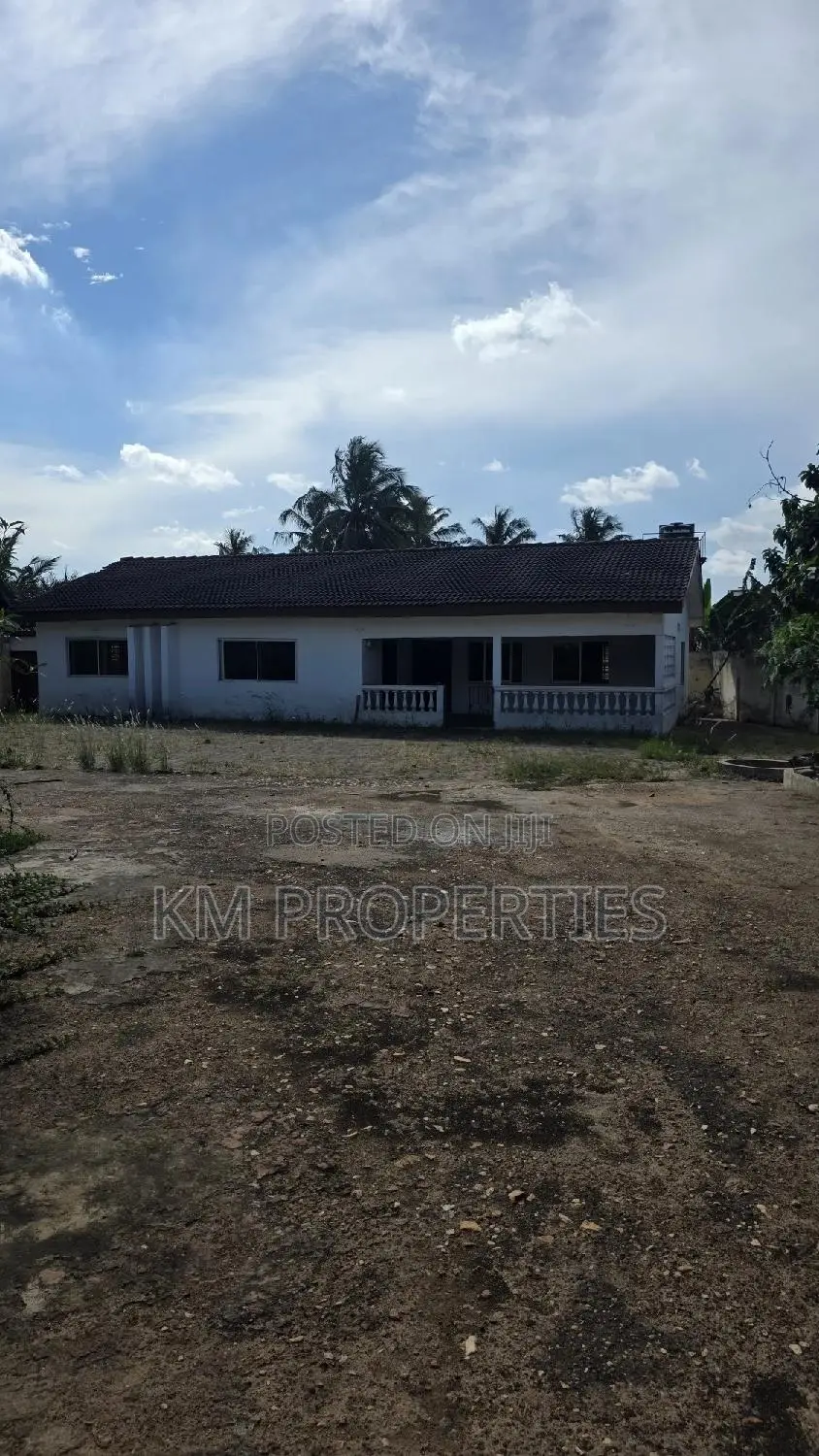 3bdrm Bungalow in Haatso for sale