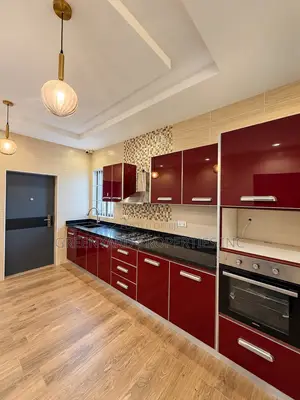5bdrm House in Extension, East Legon for sale