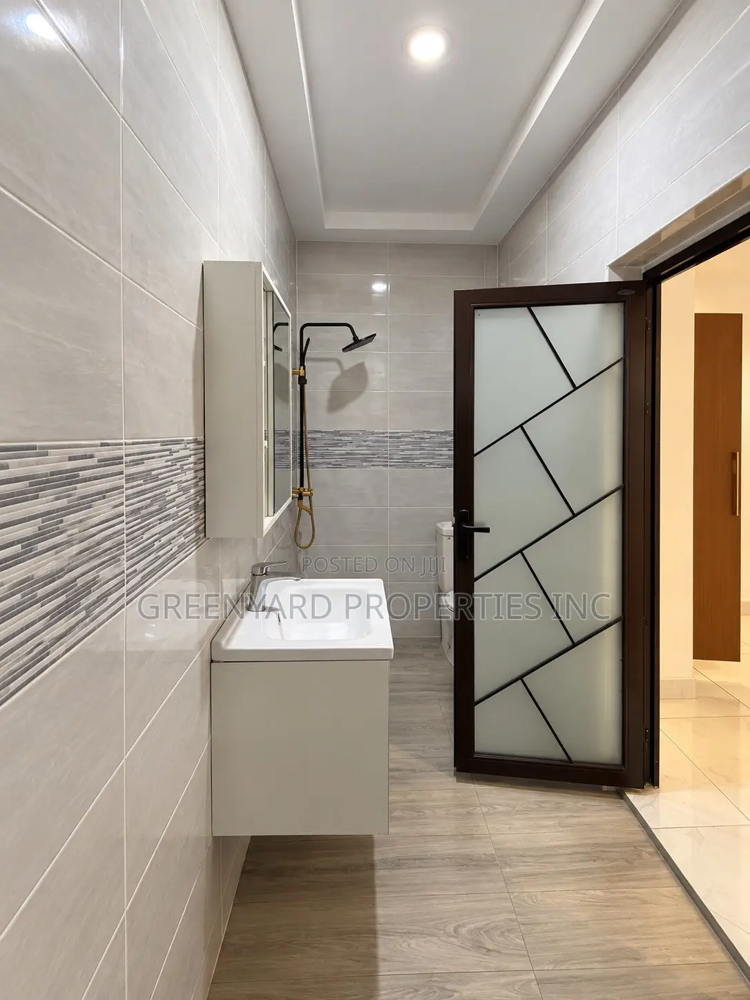 5bdrm House in Extension, East Legon for sale