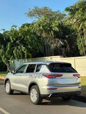 Mitsubishi Outlander SE 2022 Silver