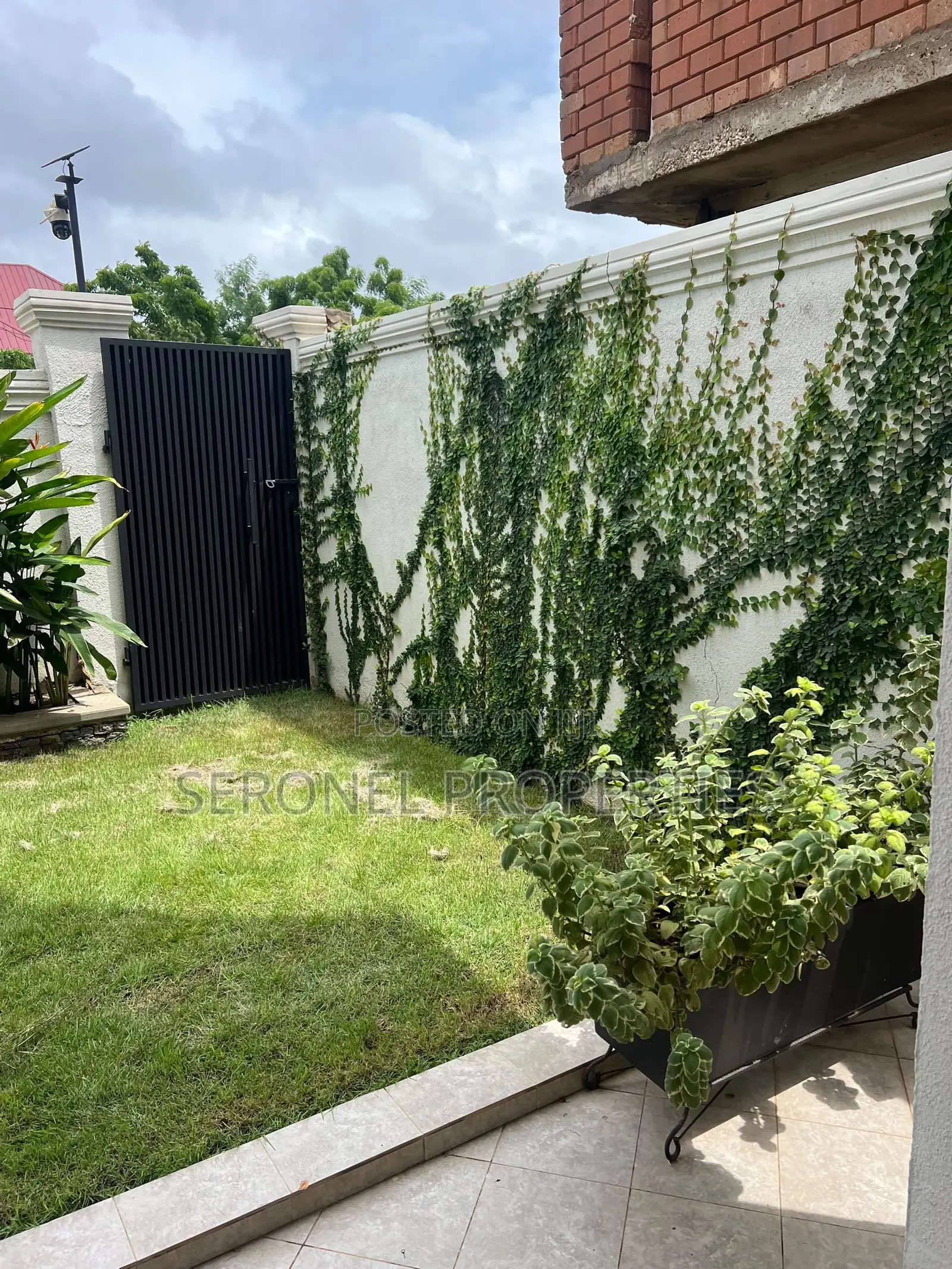 Furnished 4bdrm House in Seronel Properties, Airport Residential Area