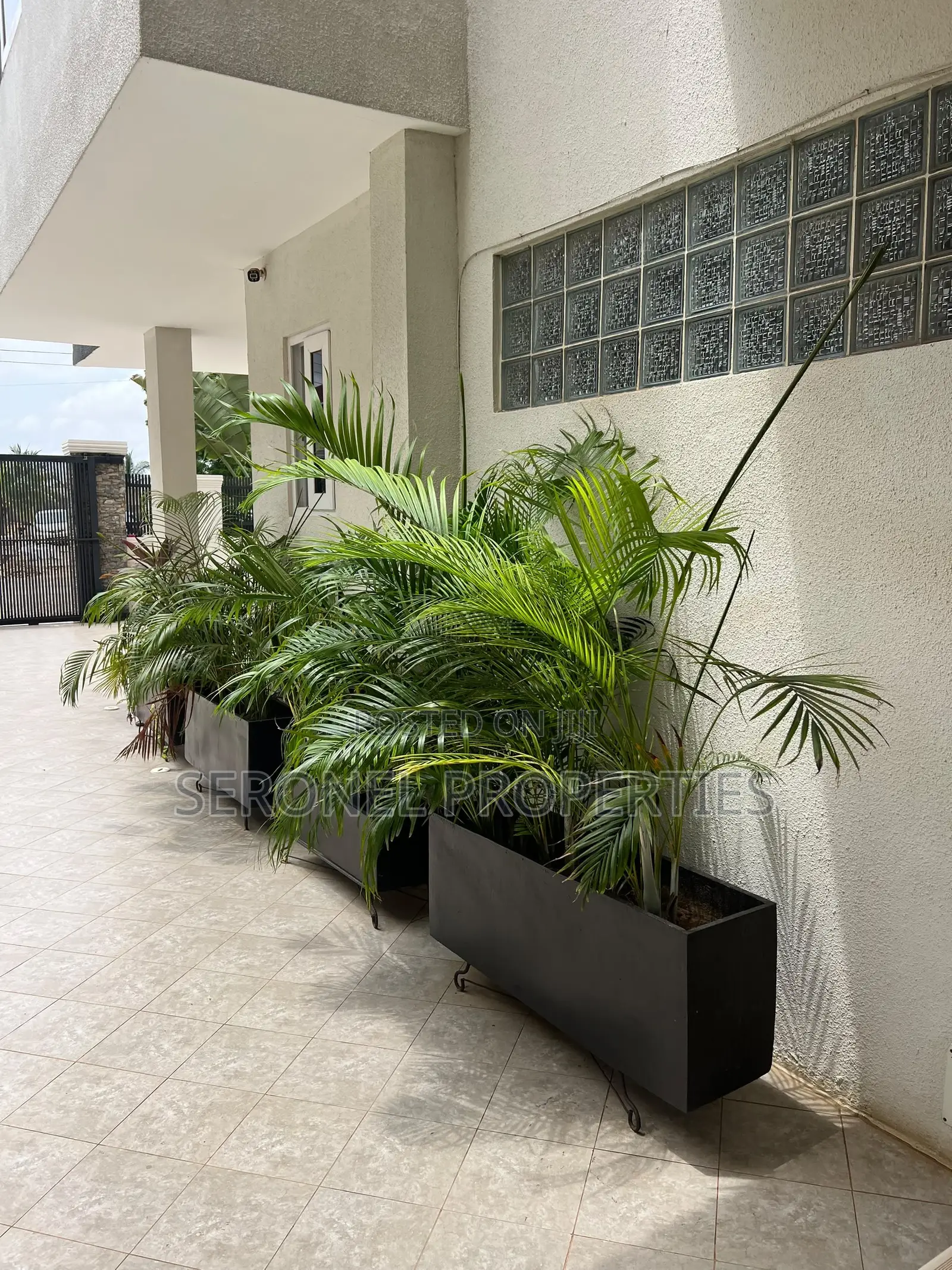 Furnished 4bdrm House in Seronel Properties, Airport Residential Area