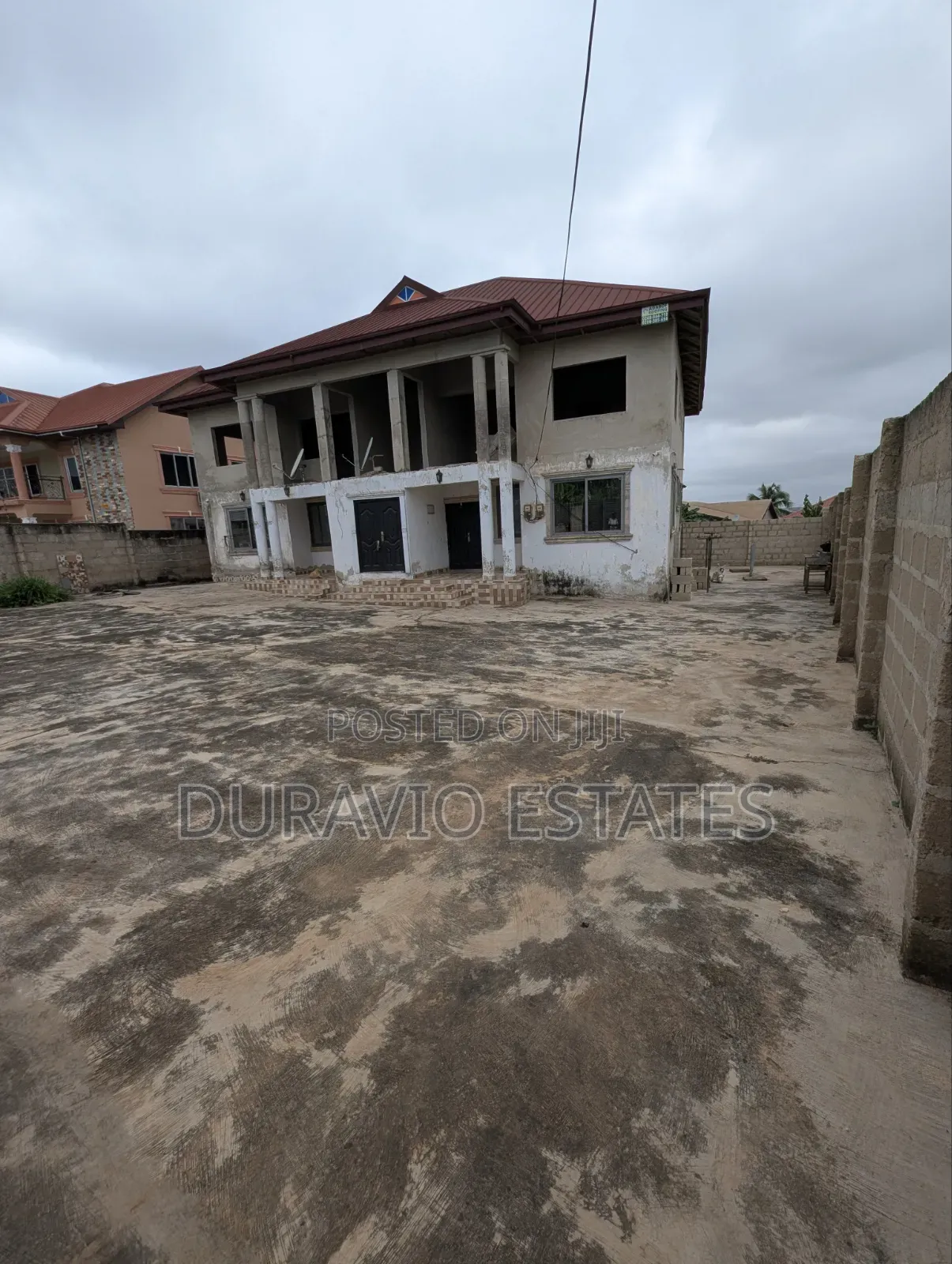 7bdrm Block of Flats in Tech, Domeabra, Kumasi Metropolitan for sale
