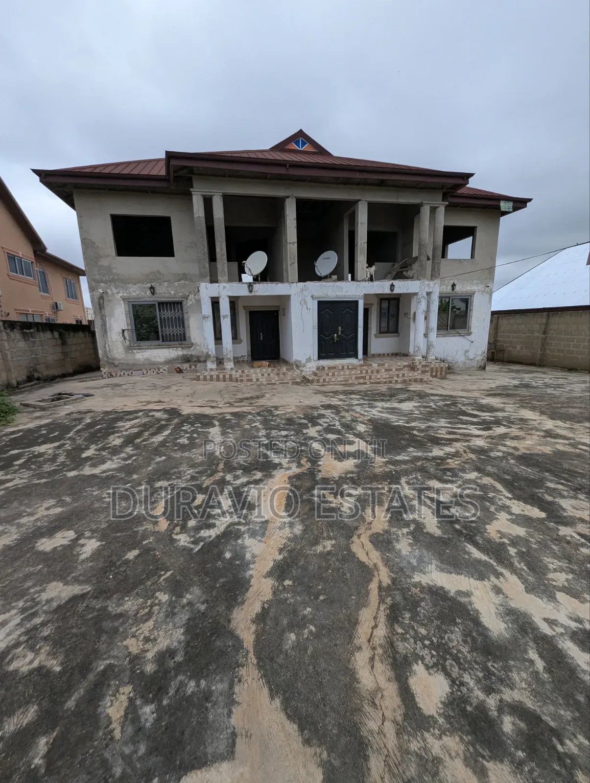 7bdrm Block of Flats in Tech, Domeabra, Kumasi Metropolitan for sale