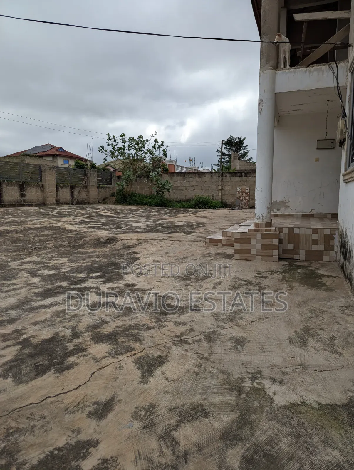 7bdrm Block of Flats in Tech, Domeabra, Kumasi Metropolitan for sale