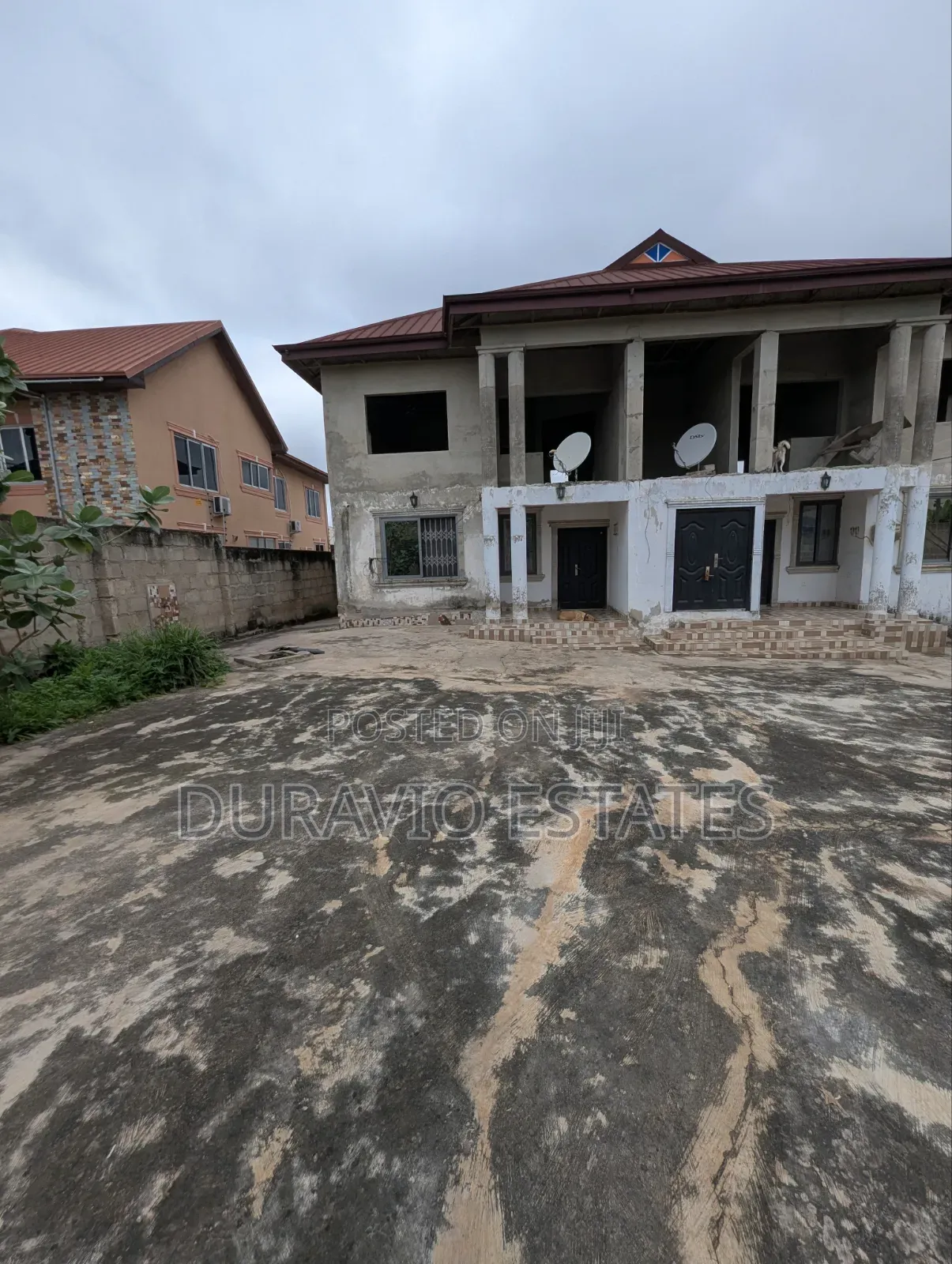 7bdrm Block of Flats in Tech, Domeabra, Kumasi Metropolitan for sale