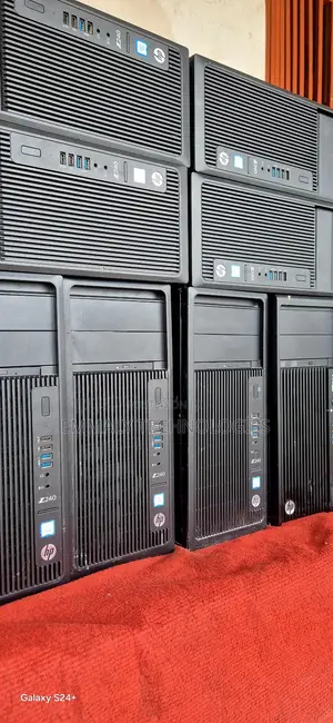 Desktop Computer HP Z240 8GB Intel Xeon HDD+SSD 256GB