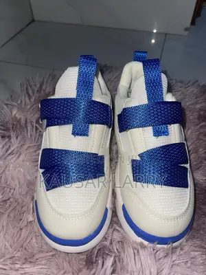 Comfortable and Easy to Wear Sneaker