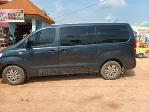 Hyundai Starex 2017 Blue
