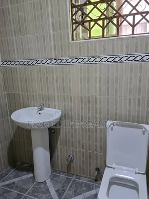 3bdrm House in Koans Estate, Amasaman for rent