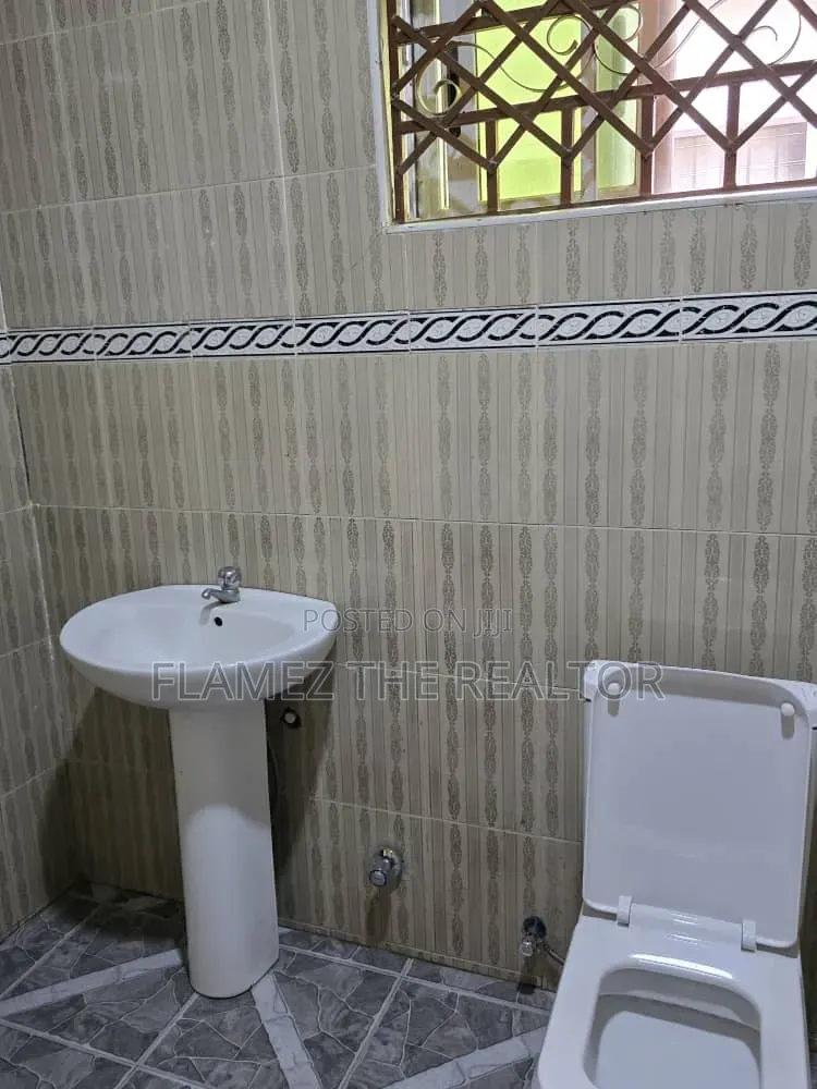 3bdrm House in Koans Estate, Amasaman for rent